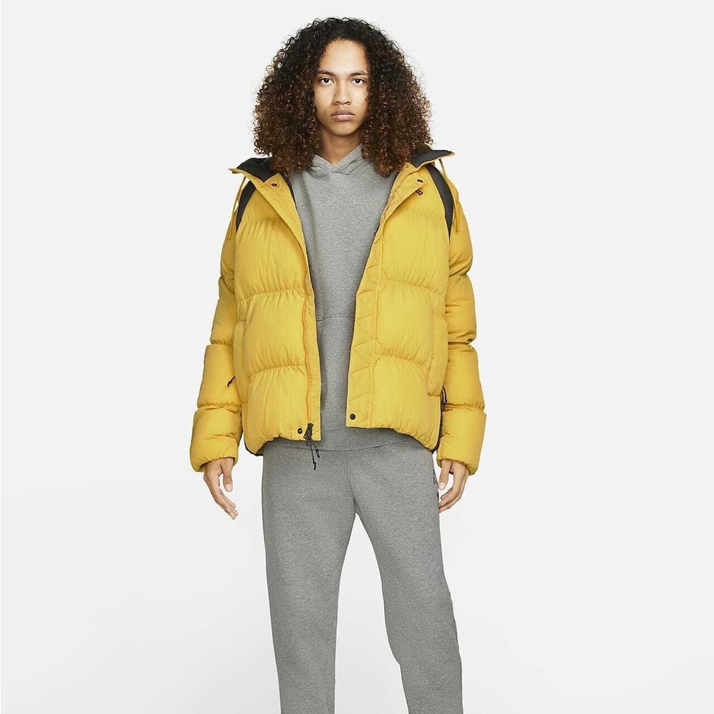 Air Jordan Mens Essential Puffer Jacket DA9806 781